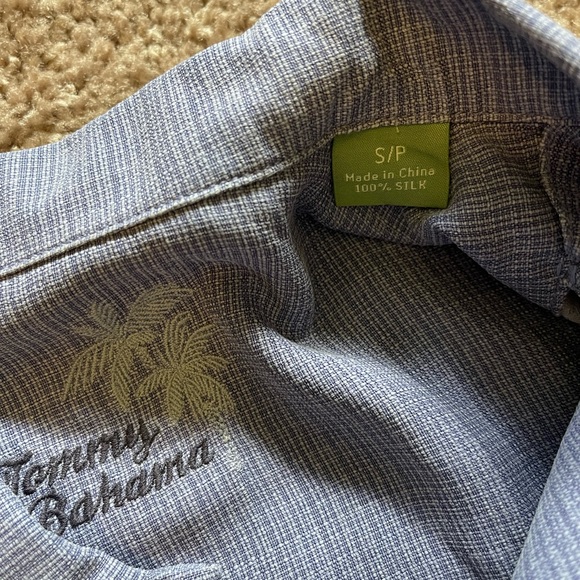 Tommy Bahama Button Up - Picture 3 of 6
